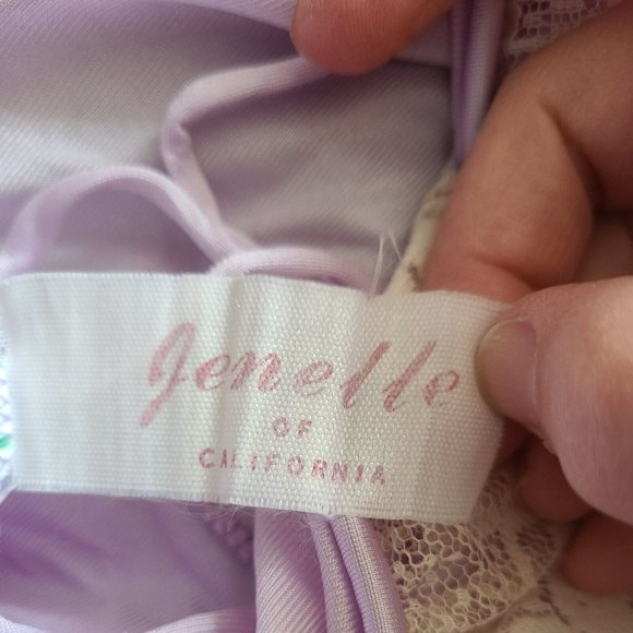 Vintage Jenelle Of California Sheer Nylon Nightgown Lace V Neck Tie Back - Picture 8 of 8